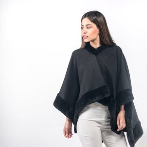 Eleganter schwarzer Umhang aus geschorenem Nerzpelz - Premium Echtpelz Oberbekleidung