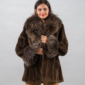 Elegant Brown Nutria Fur Jacket – Soft Texture and Lasting Comfort