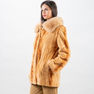 Timeless Radiance Mink Fur Jacket – Beige Velvet Classic