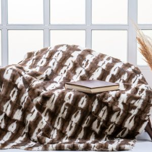 Deluxe Stone Marten Fur Throw – Classic Comfort in Style