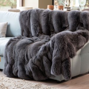 Deluxe Grey Fox Fur Throw Blanket – Ultimate Softness