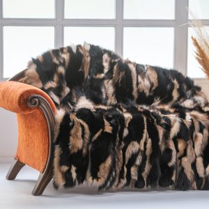 Nordisch inspirierte Fuchspelz-Decke