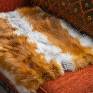 Handgefertigte kleine Decke aus nordamerikanischem Rotfuchsfell