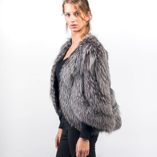 Elegant Arzante Fox Fur Cape