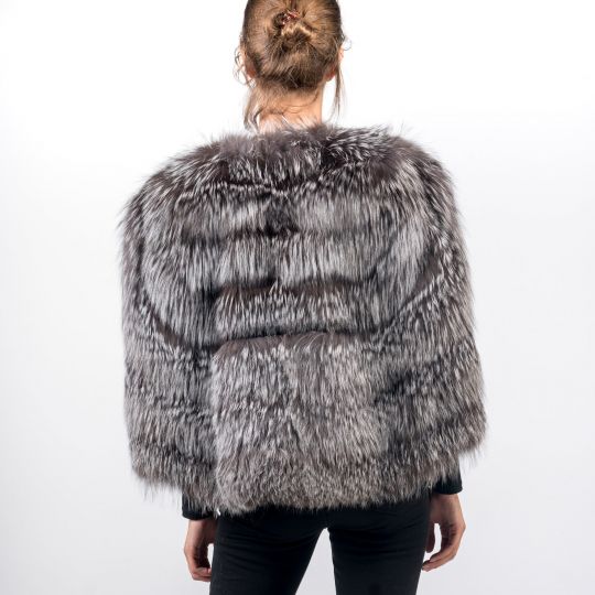 Elegant Arzante Fox Fur Cape