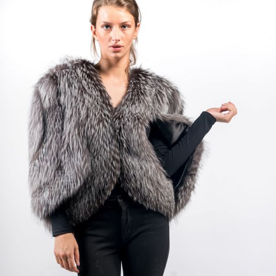 Elegant Arzante Fox Fur Cape