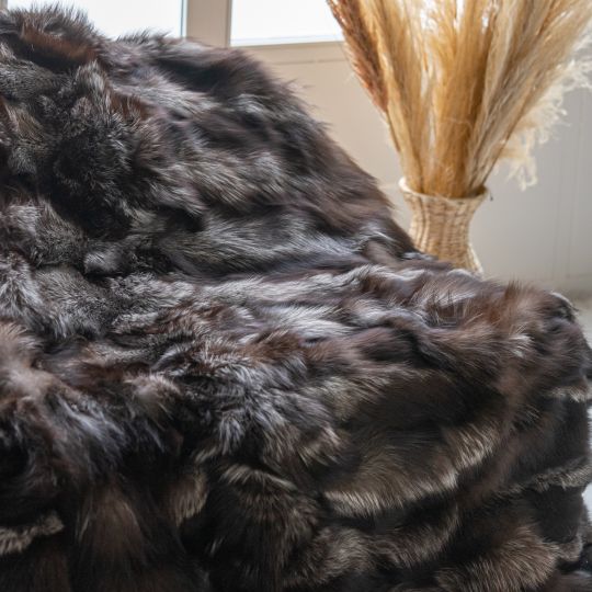 Arzante Fox Fur Throw Blanket