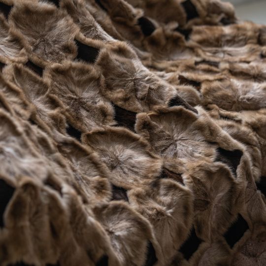 Tortora Sable Fur Throw Blanket/Daisy Shape