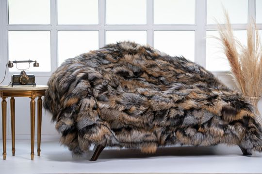 Gross Fox Fur Throw Blanket